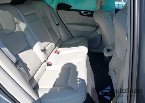 2018 Volvo Xc60 T5 from USA, damaged, VIN LYV102RK4JB074451